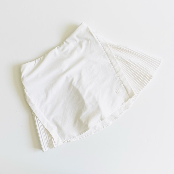 Lululemon SIZE 2 Peek Pleat HR High Rise Tennis skirt in white - Picture 1 of 8